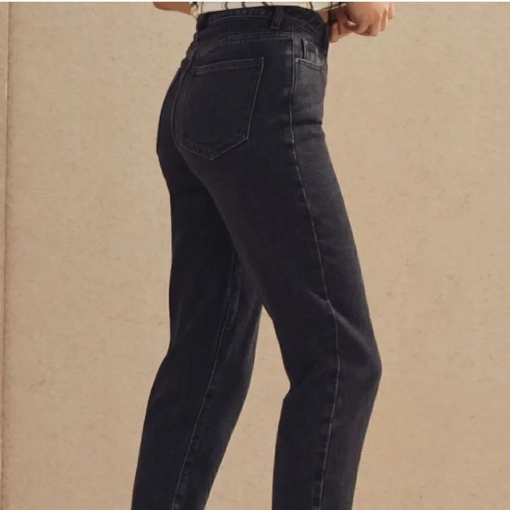 BLACK PACSUN MOM JEANS